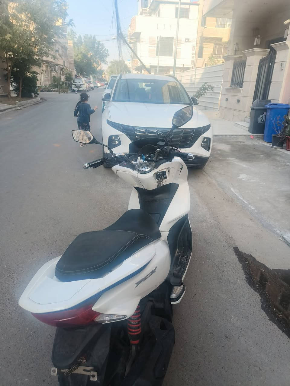 دراجة pcx جيل ثاني مكفولة كلجات ومكينة وكفرات نظيفة جدا بس كسر بسيط بالكفر
مكاني الاعظمية 
***********
السعر 15 ورقة وبيها مجال
