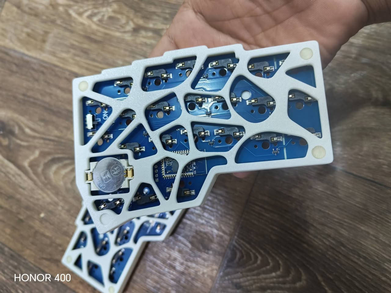 قطعتين بهاذه الشكل منو تفيده


**إذا كنت صاحب هذا الإعلان وتريد حذفه لأي سبب، رجاءا أرسل رسالة إلى الدعم الفني**