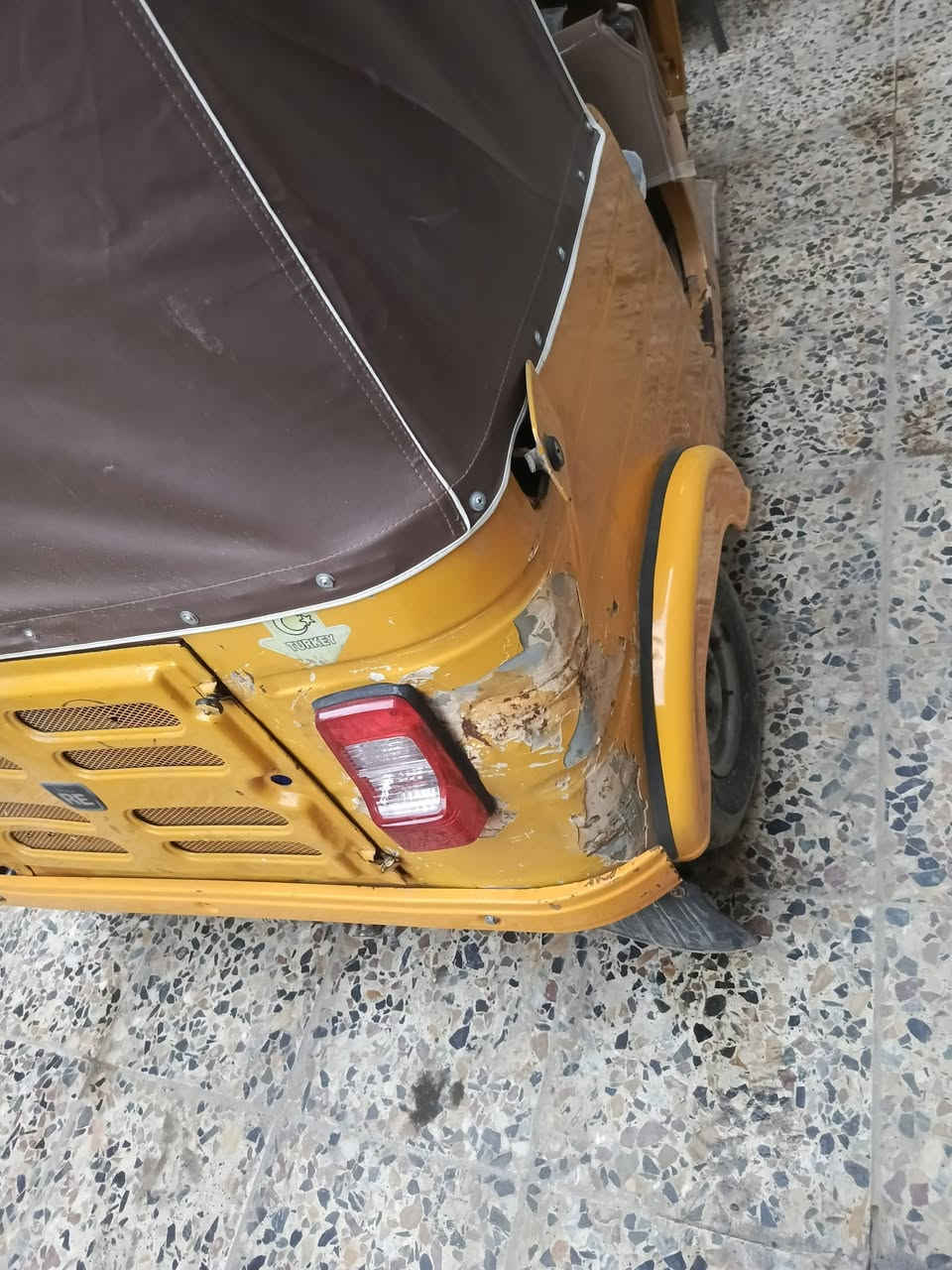 سلام عليكم تكتك لبيع موديل 19  شهر  10 تكتك مضلعه  داخله بل عشرين  تكتك وراق مصطفى   بكاني بغداد فلكت حي نصر***********
