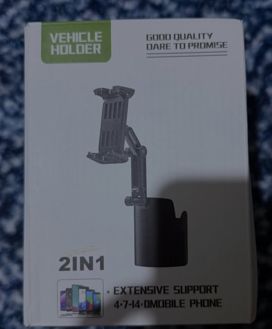 حامل هاتف ذكي للسيارة يجمع بين حامل الهاتف وقاعدة الأكواب. 
تصميم مزدوج: يدمج بين تثبيت الهاتف ومكان لوضع الأكواب في السيارة.
توافق واسع: يدعم الهواتف الذكية التي يتراوح حجم شاشتها بين 4 و 8 بوصات.
قابلية التعديل: يتميز بآلية دوران مزدوجة تصل إلى 720 درجة لضبط زاوية الرؤية.
للتواصل :***********
