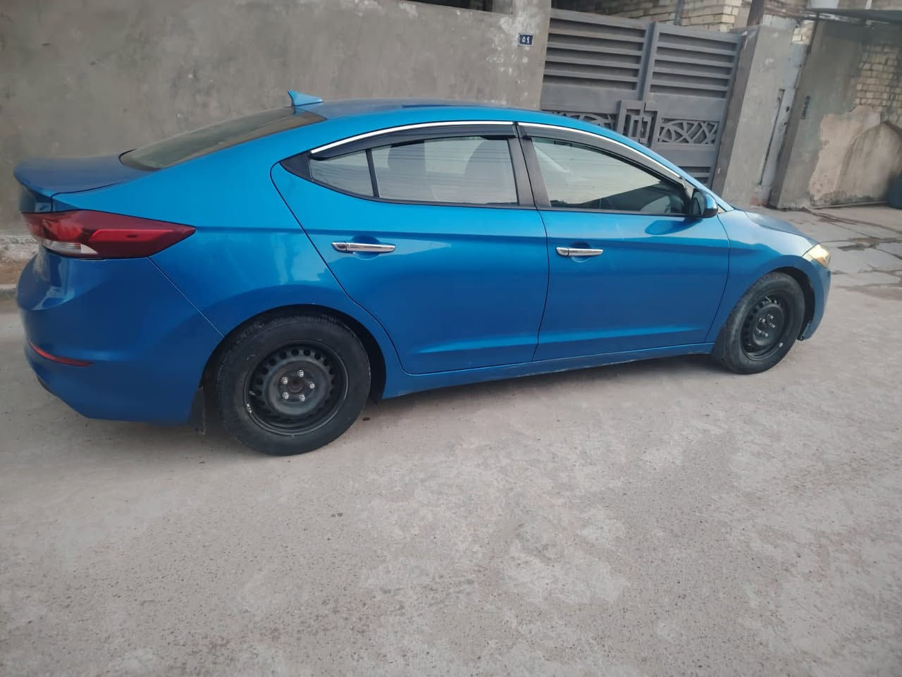 سياره النتراه ٢٠١٧ سياره جاهزه وهله من صور حادثه جاملغ بنيد بدون دواخل مكفولات فاتح بس راجز بيه سياره وخير من الله تخم تاير جديد صدر امامي جديد وصدر وخلفي جديد كبل الشارع ما نقصه اشي رقم ربيل تريد تحويل موجود تريد وكاله خادم سياره بسم شركه مكان سياره الشعب بغداد شراي يتصل وخادم ***********
