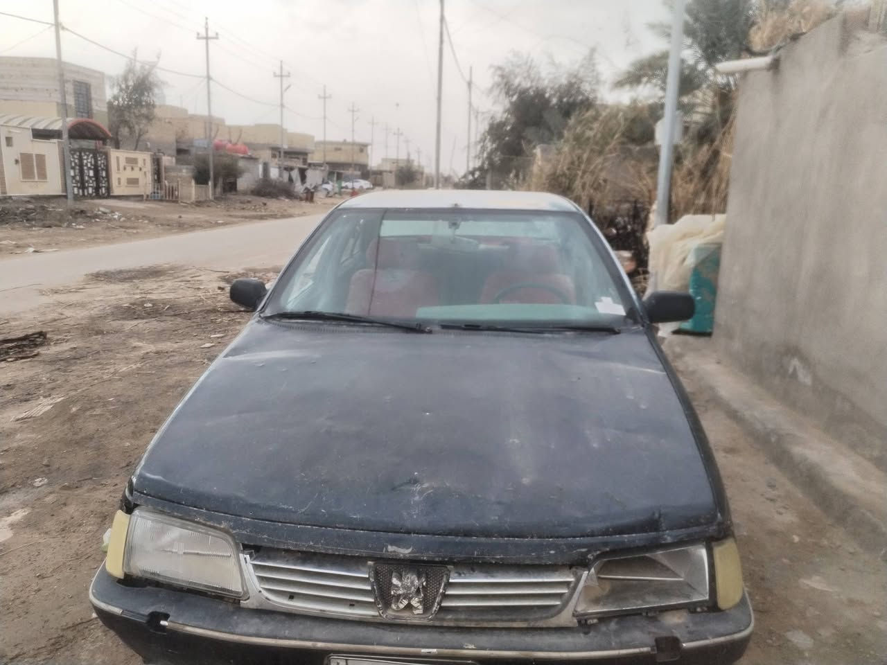 السلام عليكم ورحمة البيع بيجو فرنسي ٤٠٥ مكينه وكير جديدات حداديه جديده كهربايات شغاله تخم تاير جديد باتري جديد سياره ما بيه نقص جاهزه مكفول من الضربه والخياس عل بلاد السعر ١٤ورقه مكان السياره الدوانيه ***********
