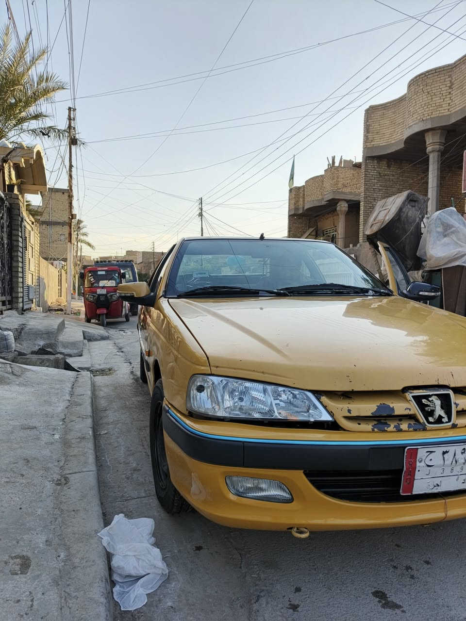 سلام عليكم سيارة بيجو بارص سيارة موديل 2015 سيارة حلوة ونضيفة سعر 45وبيهة مجال 
رقم لهاتف 
***********
