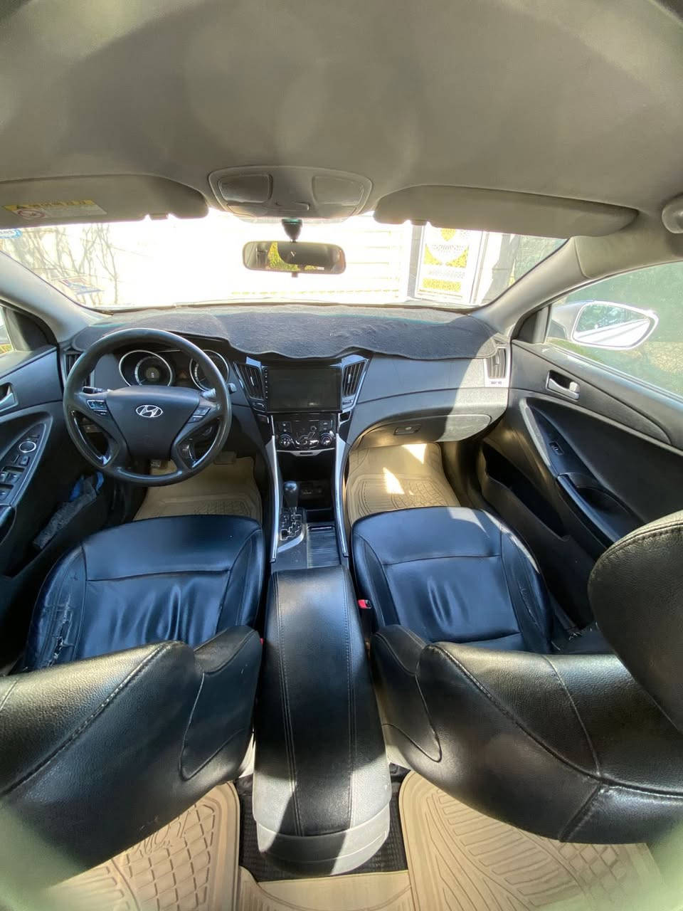 سوناتا سلڤر 2009 كوري رقم #سليمانية
ضرر چامرلغ عكس السائق السونار في الصور 
 المحرك 2000دوش #المرغوب
بأسمي تحويل مباشر
#السعر 99ورقة و بيها مجال 
#مكاني ديالى الغالبية 
#للأستفسار اتصل *********** واتساب موجود
