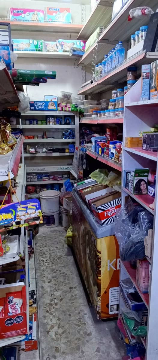 سلام أن شاء الله بخير أسواق للبيع الشعلة شارع الامين أم نجم تحتوي ع 5 برادات عامودية و 4 برادات سطحيه وسبلت جديد ( بالنسبة للسعر تجي تقيم باليرضي الله وبالعافية على الي ياخذها بعد شغلات بالمحل للاستفسار (***********) حبايب والله السبب طلع دوامي والحمد لله تحياتي للجميع
