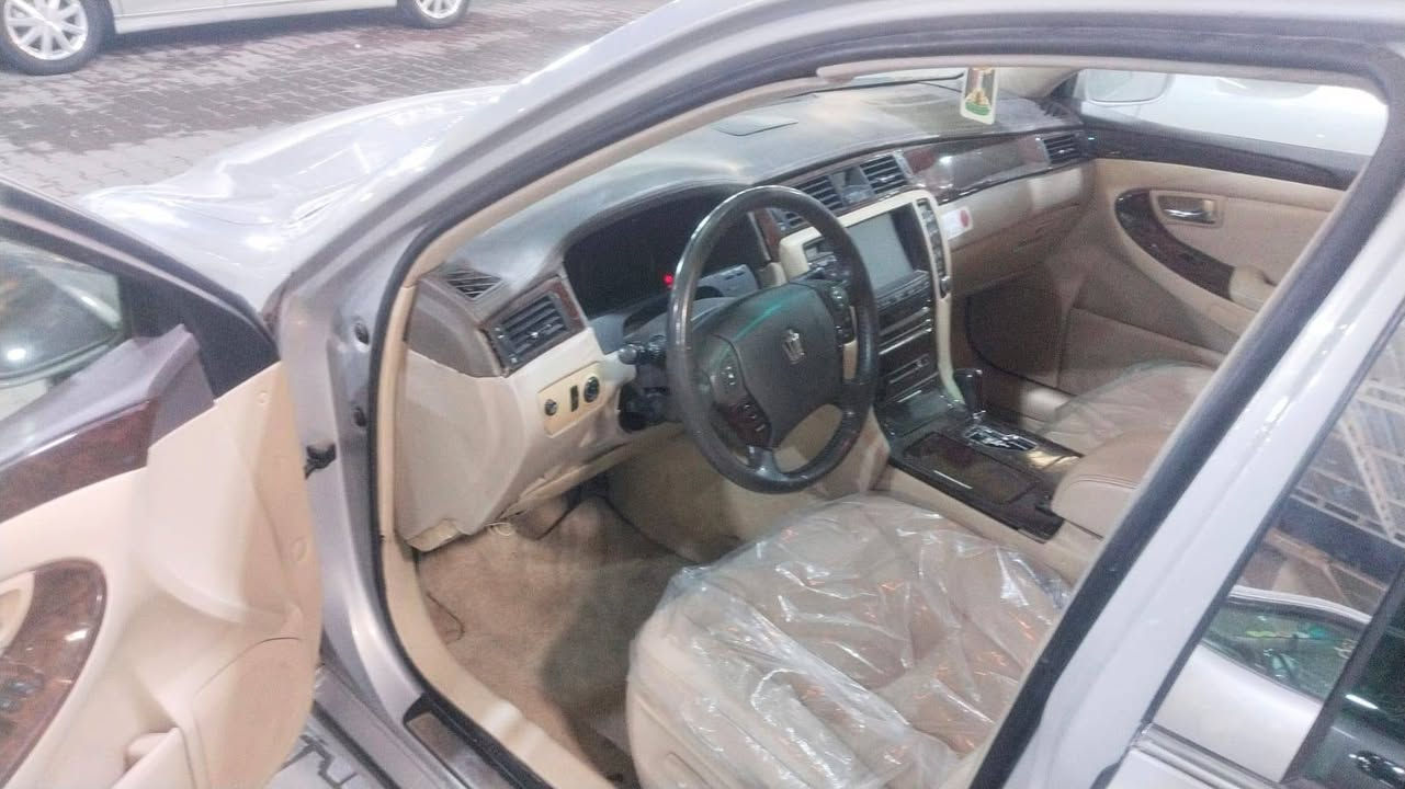 سلام عليكم
شاهينه 2006 للبيع  قرار 48.مكمركه باقيه فقط على رقم
سياره مكفوله   لا كصه ولا عيب شرعي  
سياره بصمه رصاصيه  بلاديه ..و 5 بصمات بيبان وجنطه 
 تبريد قطعتين   جام اوتوه . لايت  دوار مري كهرباء 
غرفه مخمل عسلي  كشنات كهرباء 
اصل 3 دكم   
رقم كركوك شاصي 180 محرك 2500 
كير ومحرك مكفولات
كير رياضي   
سعر 120 ورقه
مكاني نجف 
 للتواصل على رقم *********** وتساب
