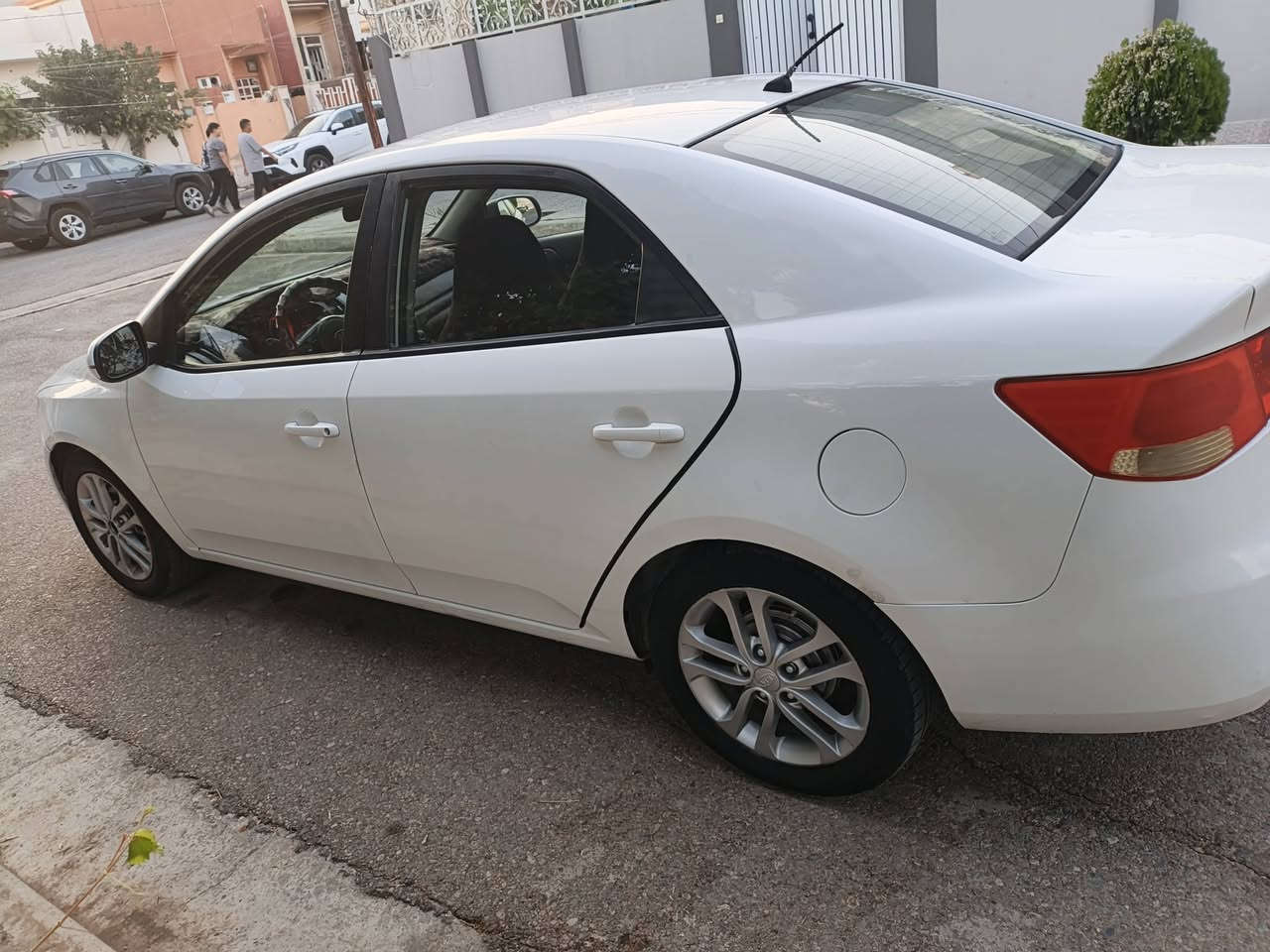 بسم الله الرحمن الرحيم
تحية طيبه للجميع 

 كيا سيراتو موديل  kia 2012 توماتيك   
مكفوله
   گير ومحرك شرط مامفتوح
 سياره نظيفه مال بيت 
تبريد ثلج 
اشارات بالمري 
رقم اربيل سنويه  نهاية 2026 
شرط التحويل 
الضرر  بابين مبدل شركه 
عليها غراما 100 دولار ينزل من السعر 
السعر 95 وبيها مجال
الاتصال ***********
***********
