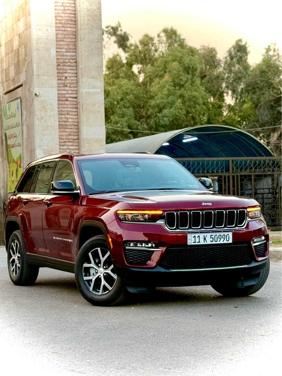 جيب 2024  لمتيد وارد
 امريكي كلين تايتل مكفوله
جديده معنى الكلمه مال جناي حصرا  
موديل :2024
5 راكب المرغوب 
رقم بغداد
المحرك : V6.  3.6L
العداد :7 الالف ميل فقط

المواصفات:
. بنوراما دبل سلايد
* دفع رباعي 4x4. 
* رادار امامي مع مانع تصادم. 
* تحذير الخروج عن المسار . 
* تحذير النقطة عمياء 
* إنارة محيطية. 
* مرايا تعتيم ذاتي
* ⁠خزن ميموري 3 وضعيات.   
* شاشه كبيرة 10.1 انج . 
* نظام الخرائط (GPS).
* لوحة القيادة بقياس 12 أنچ. 
* كير شفتر بالستيرن. 
* المصابيح الأمامية LED.
* ⁠داخل صاج ملكي 
* ⁠مري جانبيه قلاب وي ال R
* ⁠باب خلفي كهرباء 
* ⁠هيتر مري جانبيه 
* دخول ذكي. . 
* تشغيل عن بعد..
* المقاعد الأمامية كهربائية كشنات جلد
* ⁠تسخين مقاعد امامي خلفي 
* حساسات خلفية. 
* 5 راكب.
* تدفئة ستيرن. 
* مانع تصادم خلفي.
* محدد سرعة. 
* نظام التشغيل والاطفاء الاوتوماتيكي 
ا( Auto Start System ).
مكان السياره بغداد المنصور 
رقم صاحب سيارة ***********

 ملاحضه /كارت تحكيل كد اصبع سبب التحميل بغداد, العراق
