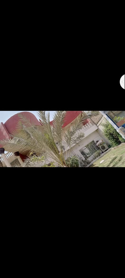 بيت ملك صرف في بوب. الشام المساحه 300متر. درجه اولى مسلح طابقين. تاريخ البناء 2010 وفيه اجازه بناء وخرائط بناء يحتوي على خمس  غرف  فوك وملحقاته واستقبال  ومطبخ. وغرفه نوم وهول وخدماته وحديقة. وكراج 10متر. والسطح شتايكر. مسلح  للمشتري للاستفسار رقم الهاتف. واتساب،***********. 
رقم ثاني *********** في بغداد
