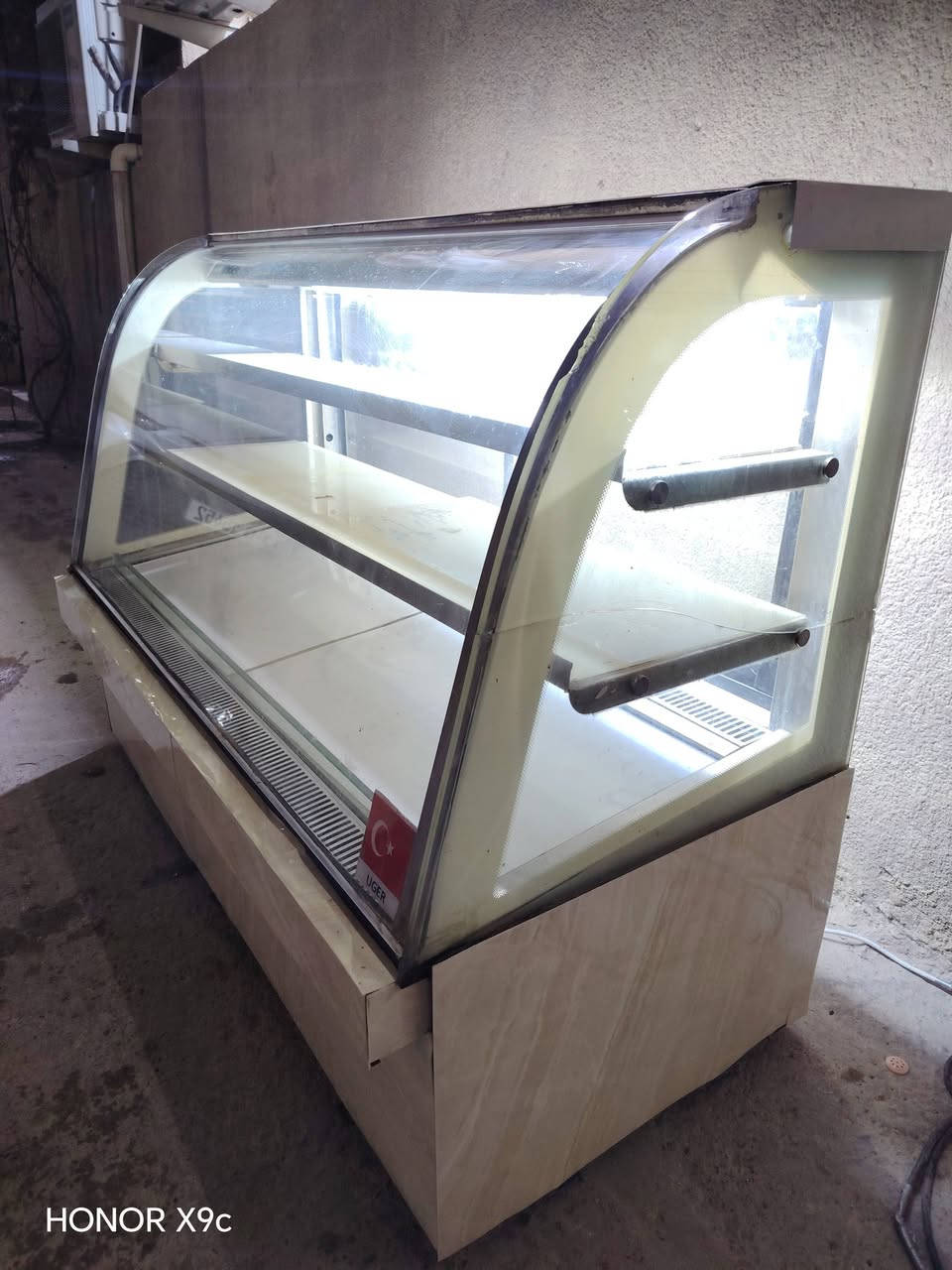 براد كيك البيع مكان بغداد ***********
