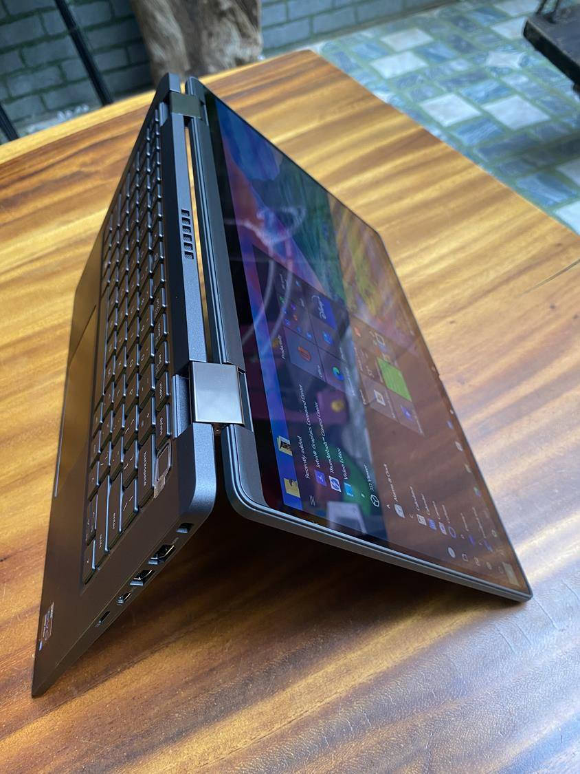#لمس_قلاب_جيل_حديث_من_شركة_Dell

🔅 الموديل: Dell Latitude 7420 (2 in 1)
قلاب لمس

🔅 المعالج: Intel Core i7 — الجيل الحادي عشر

🔅 الذاكرة (RAM): 16 جيجابايت DDR4
🔅 التخزين: 256 جيجابايت SSD

🔅 كرت الشاشة: Intel Iris Xe Graphics —  8GB

🔅 الشاشة: 14 إنج بدقة FHD ‏(1920×1080) تعمل باللمس
🔅 لوحة المفاتيح: مضيئة — عربي / إنكليزي
🔅 الشاحن: شاحن أصلي Dell ‏65W — Type-C

💰 السعر: 550,000 دينار عراقي

🔹 الحالة: وارد أوروبي غير مستعمل بالعراق (كالجديد) — نظافة 95% فما فوق
🔹 البطارية: بحالة جيدة (ضمان ساعة فما فوق)

✅️ فحص أمام المندوب للتأكد من سلامة القطعة وتدقيق المواصفات

✅️ ضمان أسبوعين استخدام حقيقي بعد الاستلام 🔥


**إذا كنت صاحب هذا الإعلان وتريد حذفه لأي سبب، رجاءا أرسل رسالة إلى الدعم الفني**