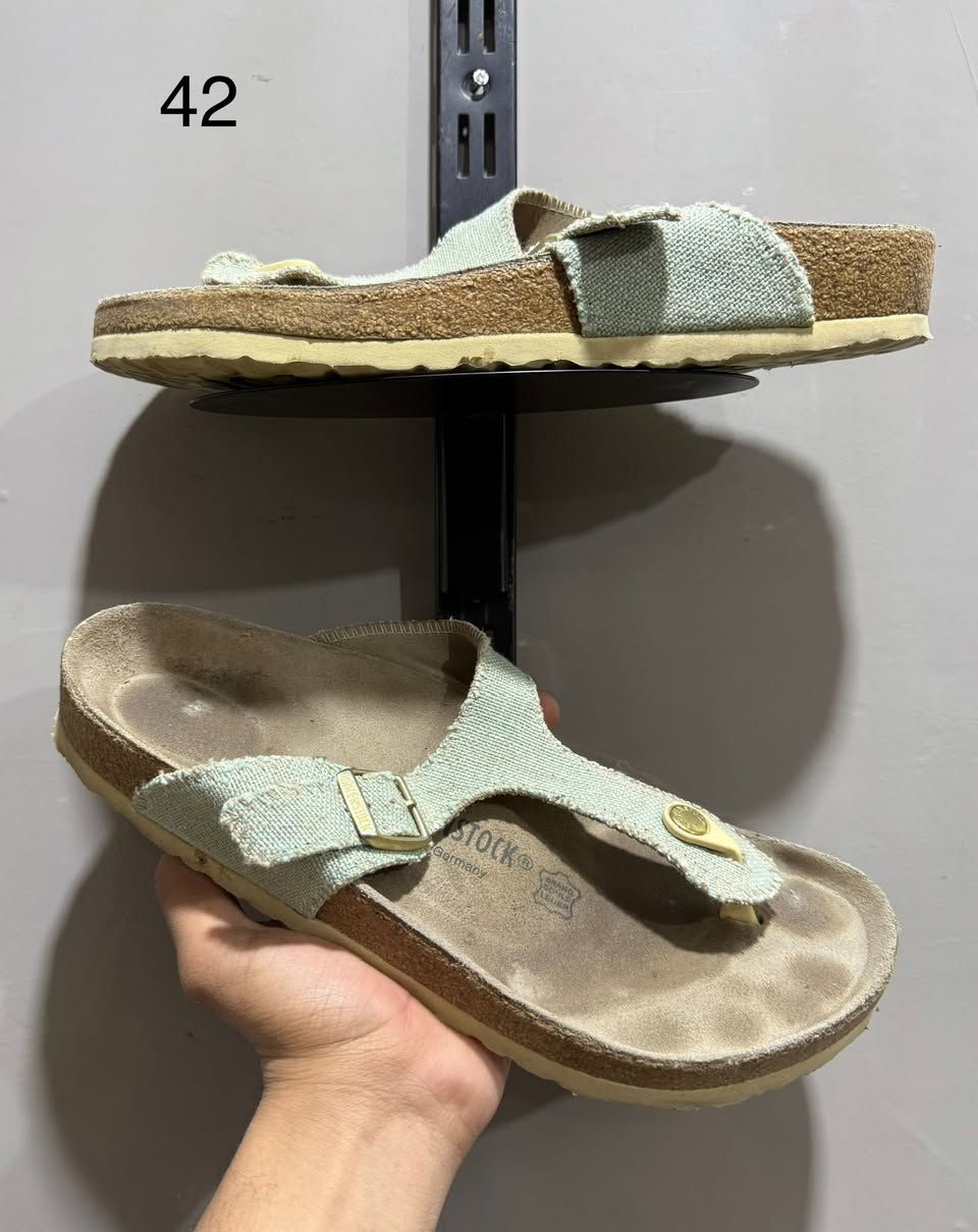 تخفيضات 🔥🔥🔥🔥🔥
بوت بآله اوربي آصلي + حذاء رياضي و صندل اوربي 
القياس موجود داخل آلصوره 
الأستفسار مراسلة البيج ✅ او واتساب ‭0780 546 1406‬☎️
التوصيل الى كل العراق 🚛🚛
