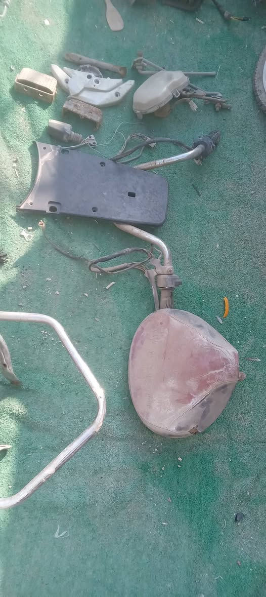 اخوان عندي تفصيخ مال دراجه هارلي ملف وعقل وكفرات وستيرن وويل خلفي وبعد شغلات وعندي تفصخ مال دراجه حجم ٢٠ هم غراضهه كامله اليحتاج يراسلني بغداد الحريه او ساحة عدن


**إذا كنت صاحب هذا الإعلان وتريد حذفه لأي سبب، رجاءا أرسل رسالة إلى الدعم الفني**