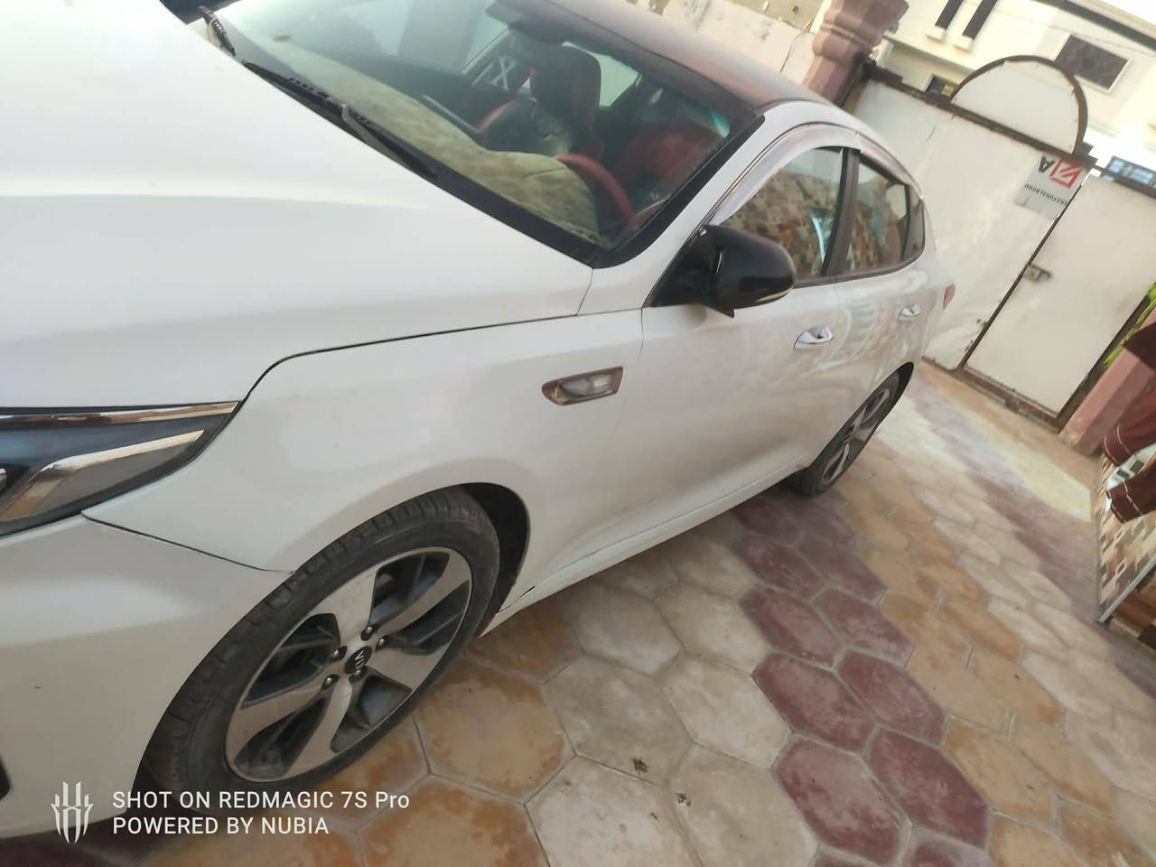 ياالله اوبتيما كي5 كوريه موديل 2018سياره جديده منقصهه برغي تخم تاير قبل شهر حداديه بل جيس بيهه سياره ربع متصرف عليهه جهازه ع اخر حبايه رقم دولي بسمنه التفاصيل أكثر ***********
