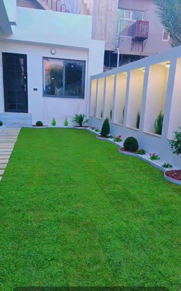 حديقة أحلامك تبدأ بلمسة احترافية! 🌿✨
خدماتنا  تشمل:
• تصميم وتنفيذ الحدائق المنزلية بأحدث الموديلات (مودرن، كلاسيك، ريفي).
• ترتيب الثيل الطبيعي والصناعي.
• شتلات زينة ونباتات مختارة بعناية.
• ديكورات حجرية وممرات وإضاءة مخفية تبرز جمال الحديقة.
📍 مكان العمل: داخل مدينة الموصل حصراً.
💰 السعر: يعتمد على مساحة الحديقة والموديل المختار (أسعارنا تنافسية وخدمتنا متميزة).


**إذا كنت صاحب هذا الإعلان وتريد حذفه لأي سبب، رجاءا أرسل رسالة إلى الدعم الفني**