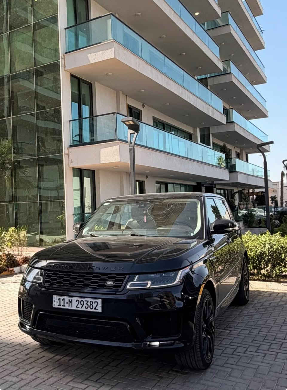 رانج روفر سبورت  كلين تايتيل 
موديل 2021  ستة سلندر مكينة انجينيوم المرغوبة 
Range Rover Sport V6 Ingenium
موديل 2021
السياره وارد امريكي كلين تايتل صور الحادث مرفقة بالصووور 
بالعراق فقط البنيد نصبغ بدون دواخل وبيه بارد بل باب لخلفية اقل شبر 
ماشيه 34 الف ميل  سيارة حيل نظيفة اخت الزيرووو ..
مغلفة ppf ضمان 10 سنوات 
المقاعد الامامي والخلفي تدفئة وتبريد
مقاعد امامية مساج وتدليك بوضعيات مختلفة
.تدفئه ستيرن
.اناره محيطيه متغيرة
وانارة داخليه مخفية ملونة
وضعيات قيادة رياضية خاصة
Dynamic spor
جكات تحكم
صندوق كهرباء
ثلاجة وثلاجة اكواب
.تحديد مسار
.نقطه عمياء
.رادار امامي + خلفي + جانبي
 بانوراما.
.مري شفط اوتو
شاشه متحركة تدعم ابل كار + اندرويد اوتو شاشات خلفية تحكم لمس
ستيرن كهرباء.
.خزن ميموري
كشنات كهرباء
الداخل  بيجي
.اناره ترحيبيه بالمري
.كامرات 360
.بصمة عدد ٢
كشنات جلد تبريد + تدفئة
لايت زنون +لــد 
العنوان بغداد المنصور  او مجمع الود
الرقم :***********
