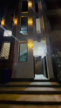 شقه موثث ب٨٠٠$ 07884320149