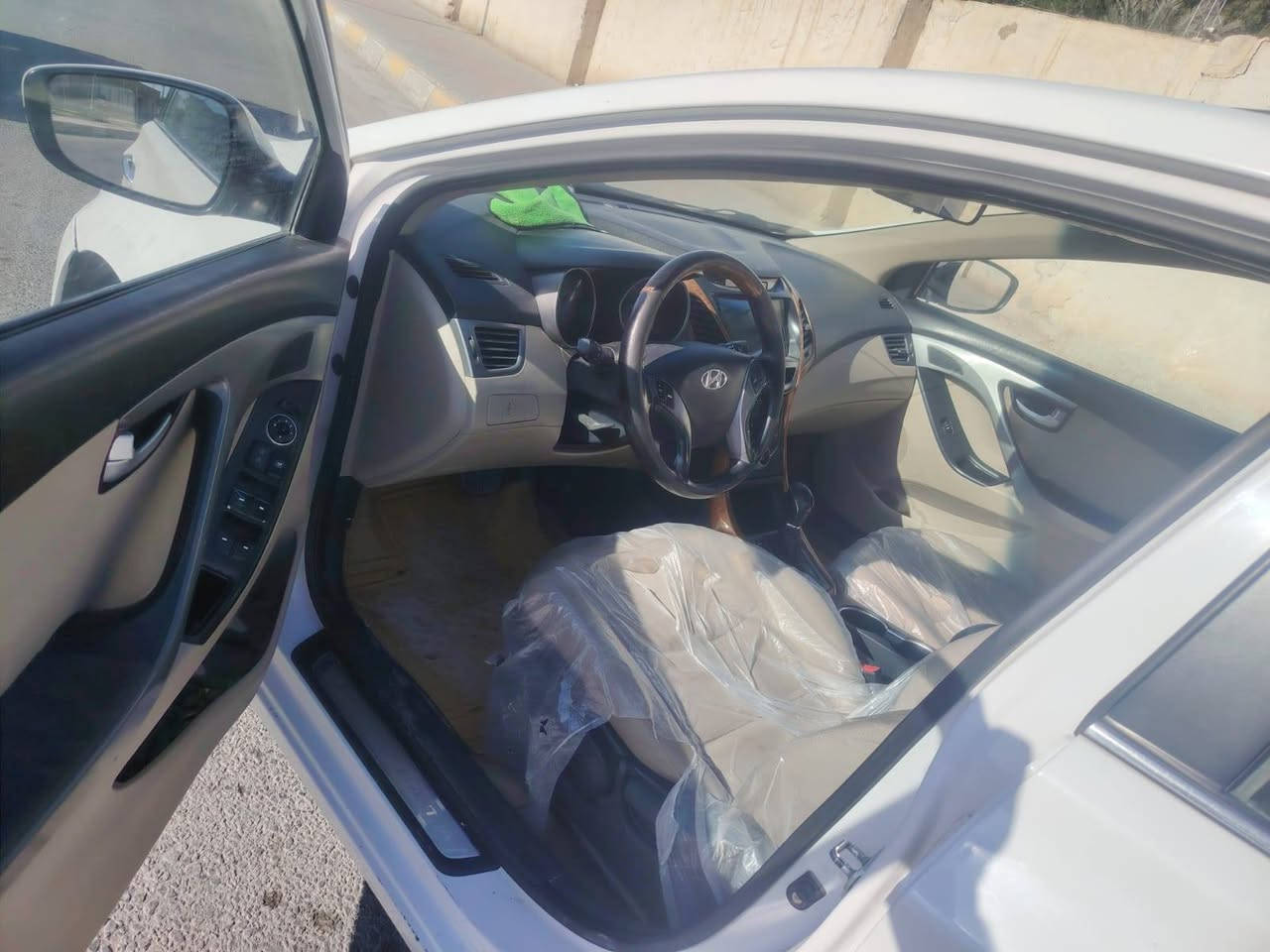 سلام عليكم سياره نوع النترا موديل 2016خليجي فول مواصفات واحد عل واحد كفاله كير مكينه حداديه تخم تاير تبريد تدفىه تبريد ثلج شاير بل مري شاشه كامره حساسات تحكم ستيرن جهتين خمسه ويل كب مكفوله من الحادث والضرب والتبديل والفتح سستم سماعات كشاف زنون تحكم امامي خلفي سياره جاهزه خير من الله العنوان كربلاء السعر 125وبيه مجال حك الجيه الهاتف ***********بسمي تحويل مباشر بيع فقط بيه ملاحضات بسيطه
