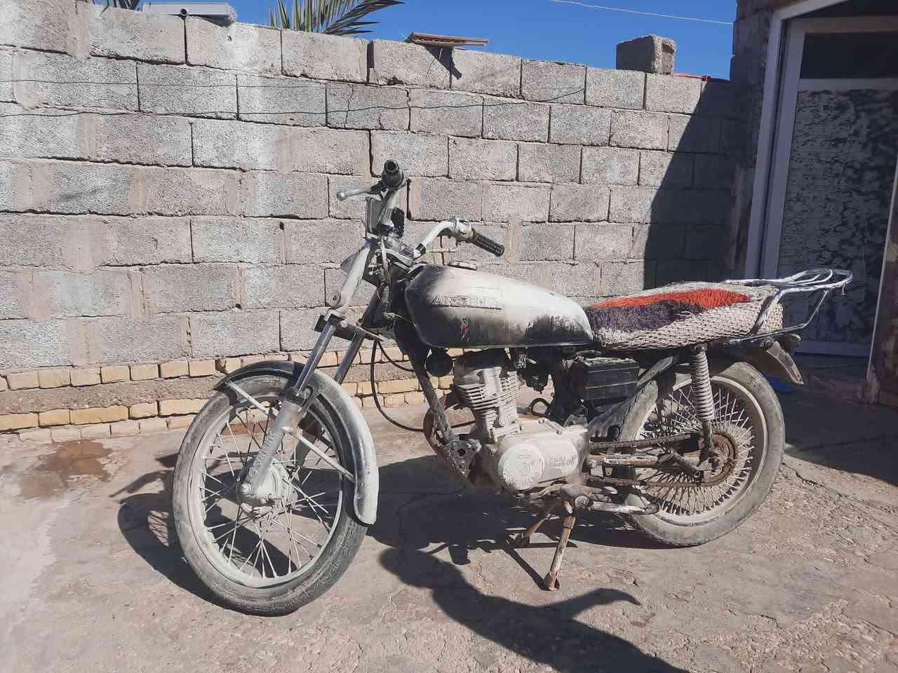 السلام عليكم دراجه للبيع اوراق أصولي موديل 15 السعر 300وبيه مجال للطيبين للاستفسار على الرقم***********
