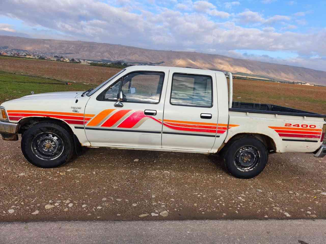 تويوتا دبل قماره موديل 93 كير شرط ومحرك 
تبريد شغال شرط   
سنويه عضم  ل 2028رقم الماني نينوى 
استفسار /
***********
***********
