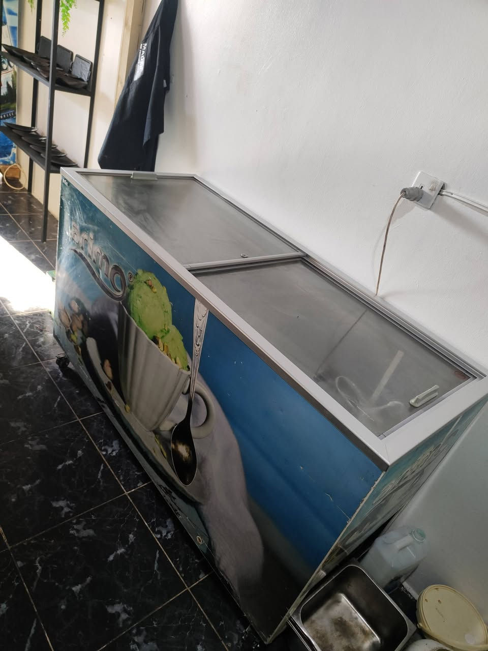 عارضة بطحية للبيع
نظيفة تجميد قوي ماطور بحالة ممتازة 
للتواصل عبر الخاص او الرقم ***********
