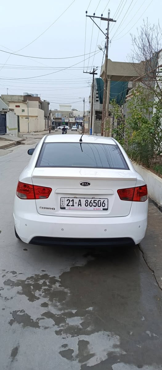 سلام عليكم 
كيا سيراتو موديل 2011 رقم سليمانيه رقم انكليزي سنويه لحد 2029 نفس اليوم تحويل اي ضرار مابيها مكينه كير شرط اي عيب مابيها السعر 117بيها مجال مكاني كركوك 
الهاتف ***********
