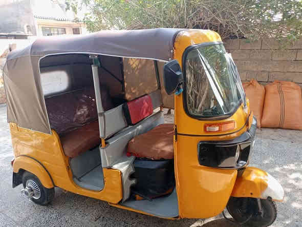 اسلام عليكم تك تك البيع موديل 2018 محرك عشرين اخير من الله تك تك مال بيت  تخم واقيات ما تصرف عليهة ولا ربع  تك تك وراق كاملات مال جناي الله شاهد مكان معامل شاعوره سعر 4,000بيها مجال ***********
