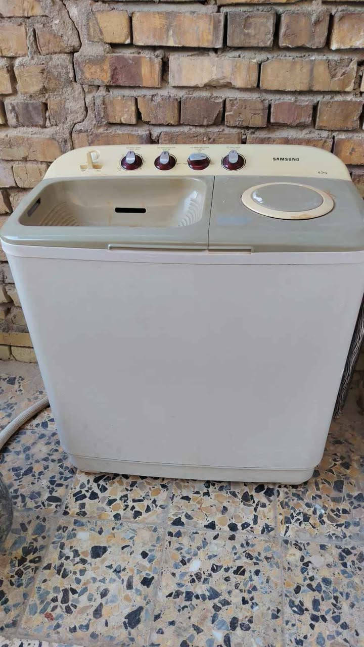 غساله نظيفه ما بيها اي عطل السعر خاص العنوان حي العامل الرقم*********** عمارة, ميسان
