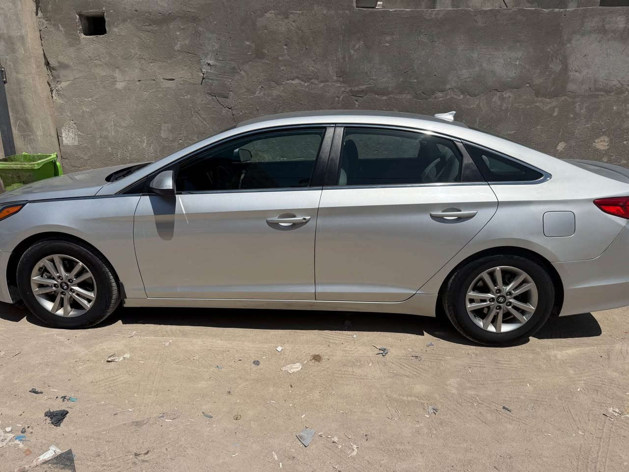 هونداي سوناتا  رصاصي  مديل 2017  رقم  بغداد  مشروع  وطني   تحويل هنا  بالبصره     مكينه  2400 Gdi   مكينه كير  كفاله   السياره  حادثها  بامريكا   دعاميه  اماميه  فقط  لغود شواصي براكيت  كله  كفاله   يعني  بجمها  كبس  على وضع الشركه    حادثها  بالعراق   بيها  جنطه  مبدله  وكاله  الجاملغات الخلفيه  بيهم صبغ  توحيد  لون  والسونار موجود مالها 
 طخم تاير جديد  سياره  نظيفه   السعر 130  وبيها مجال  العنوان  البصره  الاربع  شوارع    *********** البصرة, العراق
