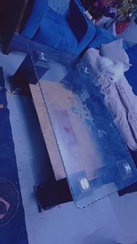 طبله ضخمه • طاولة زجاجية