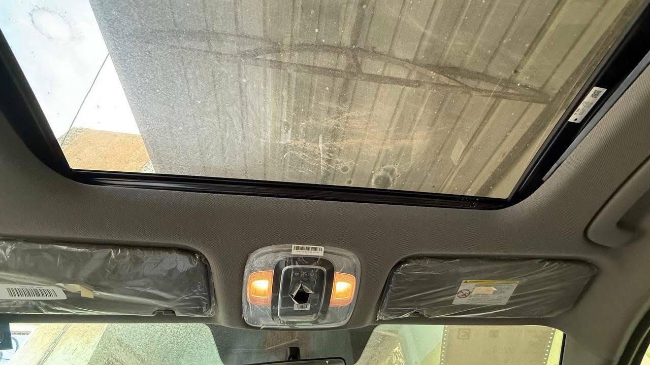 السلام عليكم للبيع فقط بدون مراوس
النترا.    2021خليجي كوري.اصل  رقم بغداد  السعر 165 

 محرك 2000.    كير at المرغوب 

    

المواصفات فوووول .ماشيه115 

شاشه ديجتال 

بصمه   

تشغيل عن بعد              

جنطه ذكيه كهربائية            

فتحه سقف                   

محرك 2000.                              

حساس لايت 

حساس أمامي بلادي 

حساس خلفي بلادي 

تبريد قطعتين

كاميرا خلفيه بلادي 

جي بي اس

نضام تشغيل الكاميرات 

شاشه  كبيره اصلي ابل كار بلي 

نضام ترحيب مري شفط

نضام مود درايف إيكو وسبورت و عادي 

نظام الكير S رياضي  تحكم ستيرن

5 ويل كب كروم حجم 17

لد امامي نهاري

 لد خلفي شباك نيكل

مانع انزلاق

مانع انحدار 

لايت عدسات زنون 

بجم غلفته PPF

ايرباكات

جهاز موازنه ABS

للاستفسار ‭0781 882 3423‬ مكاني ميسان
