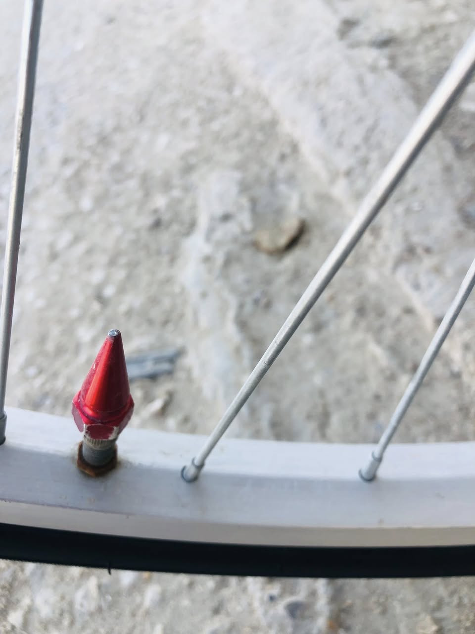 لبيع لونً مميز ٧الوان موديل ٢٠٢١ هوه وغراضه شلع وكله شغال داينمو كذالك  بايسكل جديد سعر ١٨٠وبي مجال اتصال ***********
