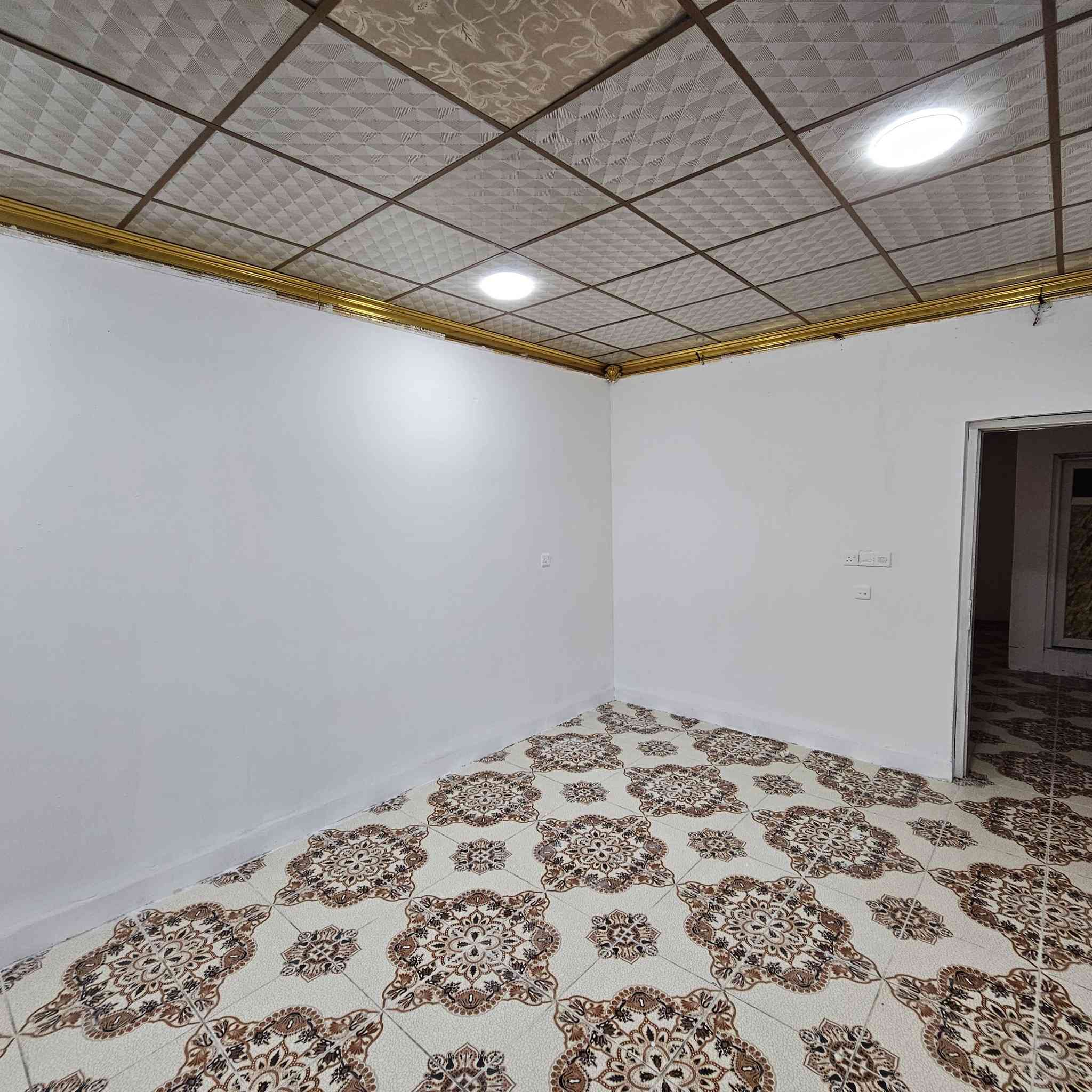 إعلان رقم ٦٢٠
السعر ١١٠ طابو ملك صرف 
دار للبيع المساحة ١٢٥م طابقين ونص طابو ملك صرف الدار يحتوي على كراج استقبال مطبخ وغرفة نوم #عدد ٤ درج داخلي وخارجي الموقع كركوك قادسية الثانيه فرع مصور كوداك شارع عريض الاستفسار اكثر اتصال على الرقم الموبايل 
***********
ملاحظة الدار فارغ استلام المفتاح مباشرة
