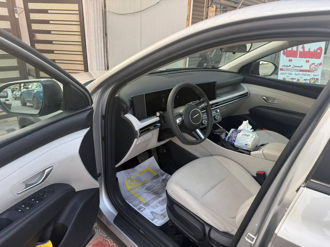 هيونداي توسان 2025 SE
موجودة في بغداد الشعب مرقم ومصلح كامل
المواصفات:
مانع انغلاق ABS
مانع انزلاق
نظام الثبات الإلكتروني ESC
كاميرا خلفية
نظام التحذير من النقطة العمياء
دخول ذكي
مثبت سرعة
شاشة لمس كبيرة
ابل كاربلاي وايرليس
اندرويد اوتو وايرليس
بلوتوث
تحكم من المقود
مكيف أوتوماتيك
مخارج USB أمامية وخلفية
جنوط ألمنيوم
إضاءة LED أمامية وخلفية
فرامل يد إلكترونية
Auto Hold
حساسات ضغط الإطارات
مقاعد قماش مريحة
مقاعد خلفية قابلة للطي
زجاج كهرباء كامل
قفل مركزي
سعر السيارة 220 ورقة
بيه مجال بسيط
للاستفسار والتواصل:
***********
