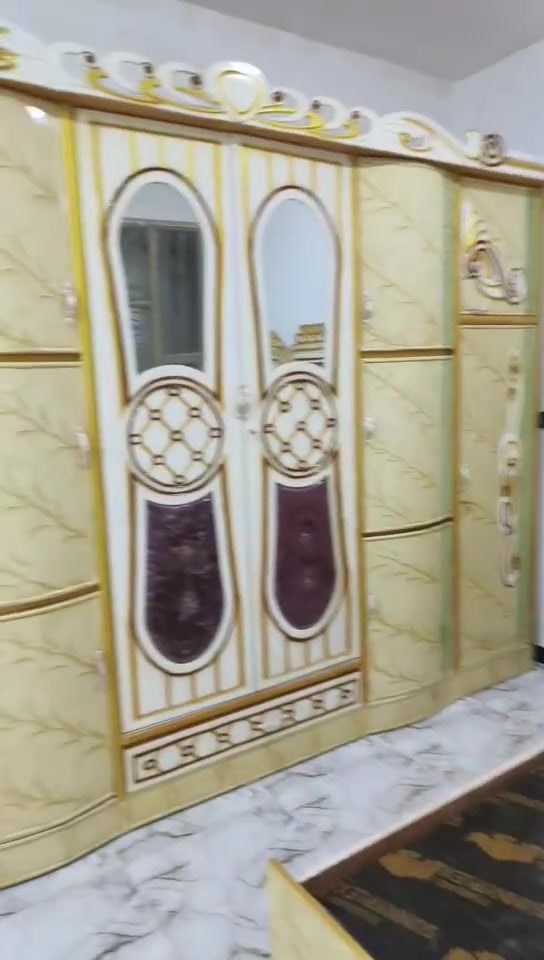 سلام عليكم غرفه أخشاب جديده 
السعر خاص أو تصال عل رقم بي واتساب
***********
