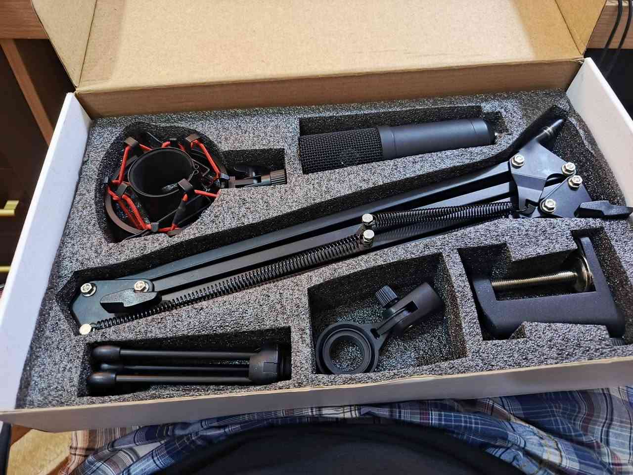 مايكوفون fifin T732 kit
مايكوفون fifin T732 kit للبيع مستخدم استخدام جدا قليل كامل ملحقات يتوافق مع هذه الاجهزة (الحاسبات.بيسي ) 
اني اشتريتة من الريان ب 110 عندي توصيل لجميع محافظات العراق 
السعر 72 وبي مجتل عندي توصيل داخل كربلاء 3 وخارج كربلاء 5
تدفع عربون اذا وصيت تدفع 10 الاف من خلال كي كارد او رصيد اثير ابو 10 
مكاني كربلاء حي المعلمين
الرقم ***********
