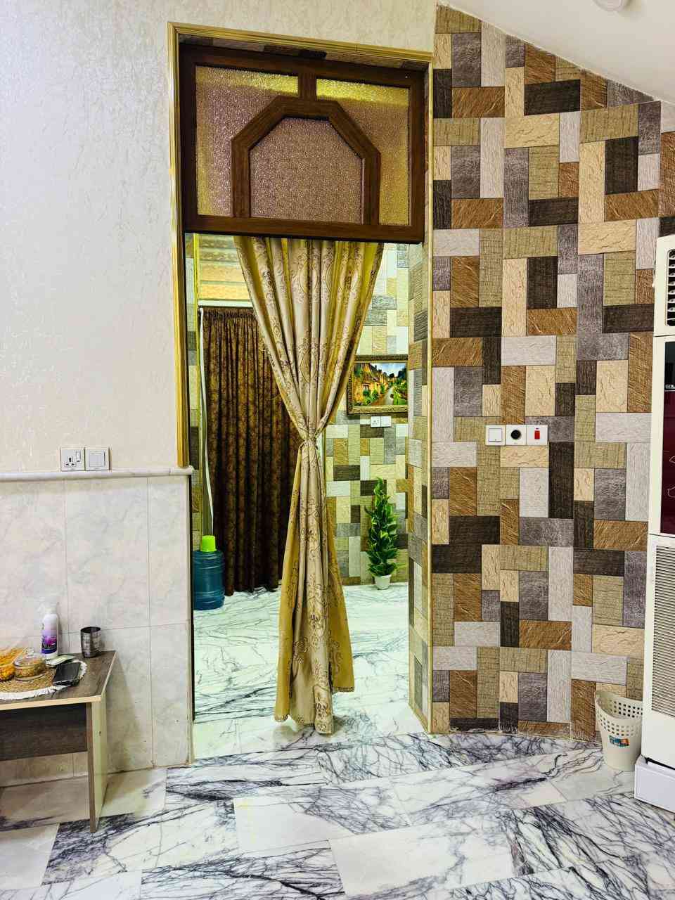 دار للبيـــــــــــــع....
طابــــــــو مــــــلك صـــــــرف.... 
شــــــــــارع 80 محيزم الرابعه قرب المدارس.... 
ــــــــــــــــــــــــــ
المســـــــــاحه الكليــــــــــــه // 200م
طابقيــــــــن والبناء جــــــــديد وبحاله جيده 
ــــــــــــــــــــــــــــــــــ
ثــــــــلاث غرف نـــــــــــوم
 صالــــــه هـــــــول مطبـــــــــــخ حار بارد
 صحيات خارجية وداخليه كــــــــــراج حديقــــــــــه 
ـــــــــــــــــــــــــــــــــــــــــ
***********
***********
