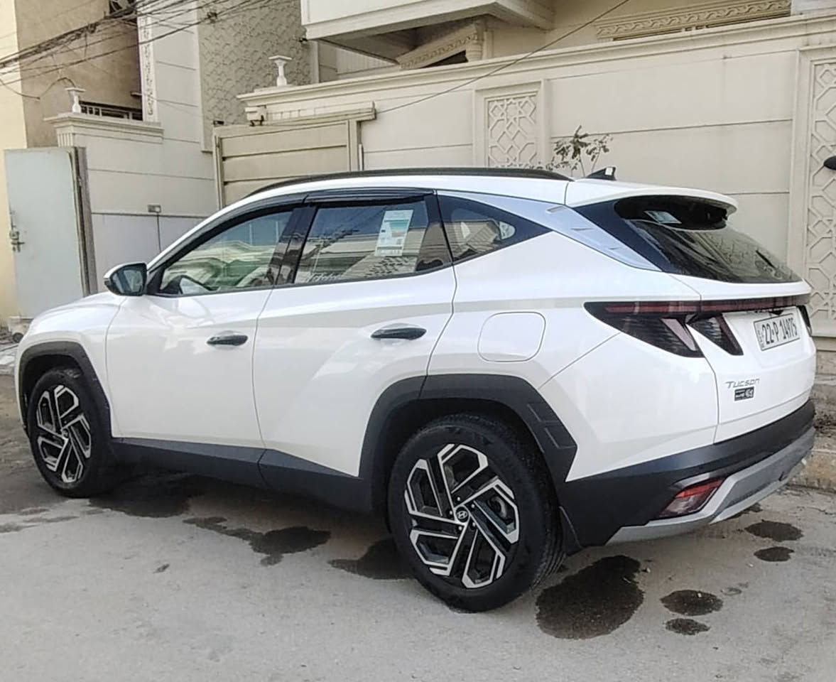 سلام عليكم توسان 2025 خليجي فول مواصفات عدا الفتحة ماشية ١٨ الف اربيل مكفولة من كل شيء على وضع الشركة سعرها ٢٢٨ ورقة موجودة في كربلاء ***********
