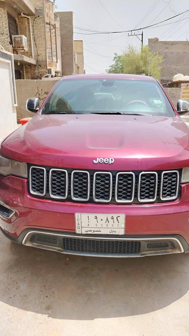جيب كراند شيروكي
موديل ٢٠١٧
وارد امريكي 
حادثها جاملغ وبنيد فقط
مواصفات limited فول عدا الفتحة والشاشة
السعر المطلوب 180 وبيهة مجال بسيط 
*********** يوجد واتساب
