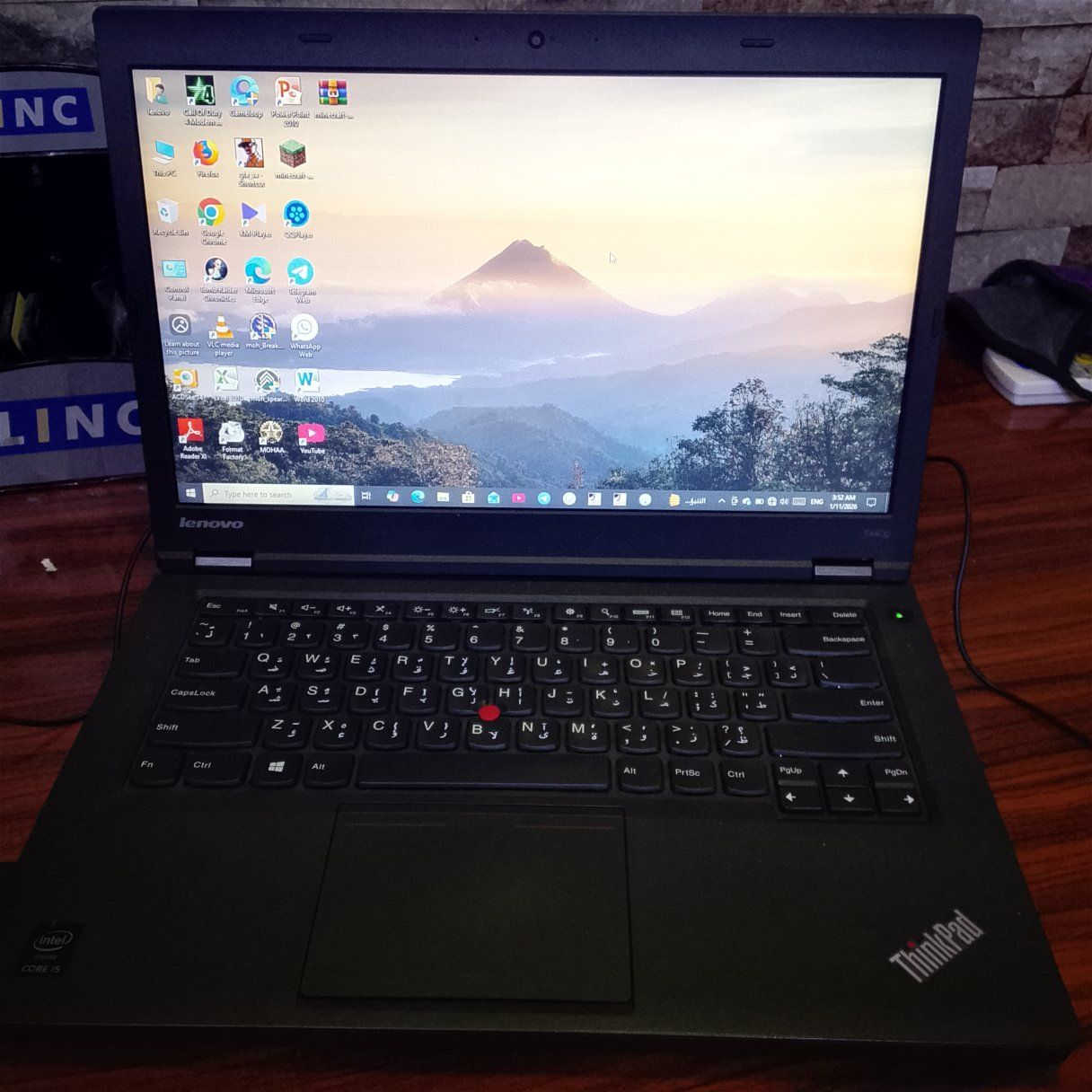 للبيع لينوفو 
لابتوب لينوفه قطعه نضيفه
المواصفات بل صوره 
المعالج كوراي5 من الجيل الرابع 
ويندوز 10 على 64 بت الحديث 
الرام 8
الهارد 256ssd السريع 
كرت شاشه 2 
بل شحن تصفح يطول عندك ساعاتين 
بل العاب ساعه 
بطاريه جديده 
السعر 170 الف بي مجال مكان موصل 
كيبورد عربي انكليزي كامره بي 
منافذ USB4
منفذ تجدي ام اي
بي سيدي للقراص 
حجم الشاشه14 

ويا الجهاز موس 
وشاحنه اصليه 
و الحقيبه جهاز مال بيت قطعه حلوه
شراي يتواصل بل تعليق او يتصل
***********
