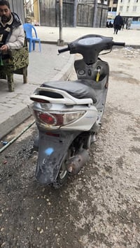 دراجه جي فور جديده صار شهر طالعه من الحاويه وكله علفحص اريد اراوسهه بم...