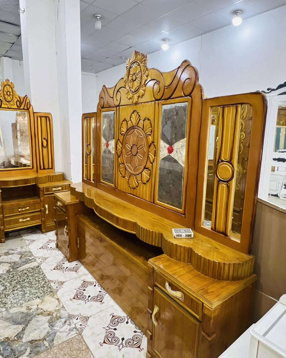 #متوفر_الان  😍
مجمع الصادق الغرف تركي والعراقي بأشكال مختلفه وجميله يوجد لدينا أسعار تنافسيه تحت الدولارالجديد
ضمن وجبة الدرجة ثكيل وضمن وجبة الاصباغ البوية

غرفة ٧ابواب طابقين ملحق 

تتكون من ٩ قطع

كل النقوش C N C  ثقيل

زاوية الملابس أسلاميه 

قاعدة بلوك 

نجارة عراقية ١٠٠٪؜ ✅

للحصول على المزيد من المعلومات يرجى مراسلتنا 
 الا تصال على الرقم التالية 
***********

العنوان :ديالى المقدادية شهربان شارع المصرف  مقابيل الدكتور قيس ابو الأسنان. #متوفرالان
