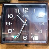 ساعة حائط • قديمه • ترانزستور