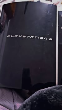 بلي 3 للبيع مستعمل قليل و متروك نضيف100% وايراته كامله بس جوستكات مابي...