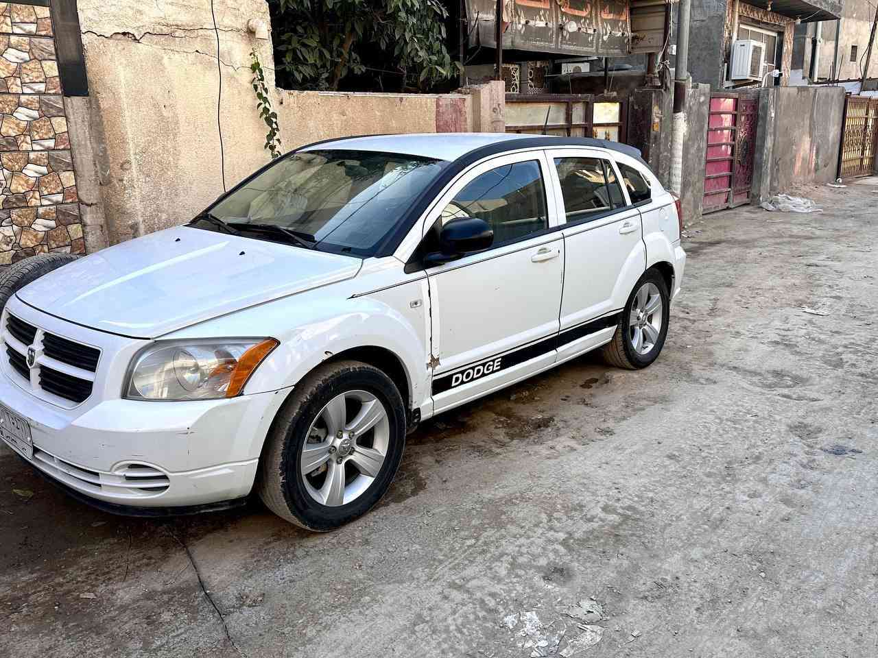 السلام عليكم
سيارة كاليبر ٢٠١٢ 
محرك 2000
و كير سليمات 
سيارة وارد خليجي  
ما بيه ضربة بس بيه خدوش و شهوط بسيطة 
***********
