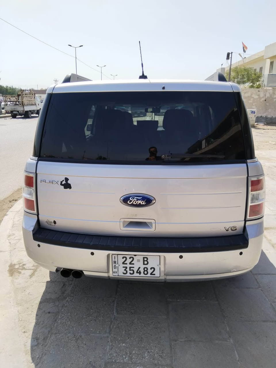 * الموديل: 2010
* المحرك: 3.5 لتر V6
* ناقل الحركة: أوتوماتيك
* الدفع: أمامي
* عدد المقاعد: 7 ركاب
* مكيف ثلج تدفئه وتبريد
* شاشة / كاميرا خلفية 
* كرسي سايق كهرباء بحاله جيده 
* مثبت سرعة
* تحكم بالستيرن
* زجاج ومرايا كهربائية
* السيارة بحالة جيدة وجاهزة للاستخدام
* تايرات جدد تخم
*رقم اربيل باسمي تحويل ثاني يوم
*عنوان بغداد البياع
الرقم :***********
التواصل واتساب
سعر 92 بغداد, العراق
