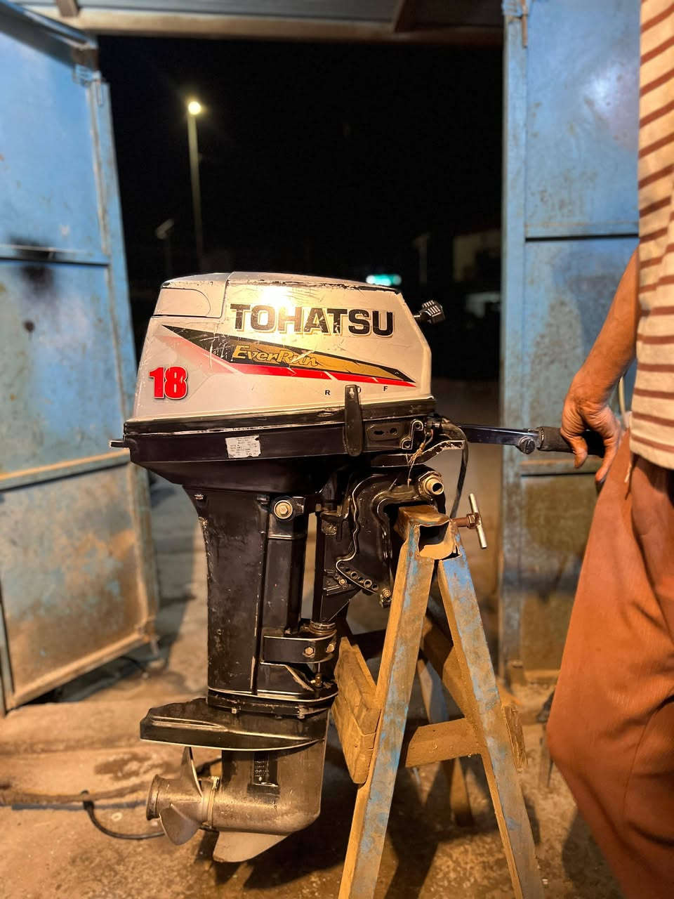 18توهاتسو محرك أبيض ياباني موديل 14 شفت قصير 
مكينه مجفته كامله مكمله اي شي ماعايزه
سعرها 700مع التوصيل جميع المحافظات 

***********
