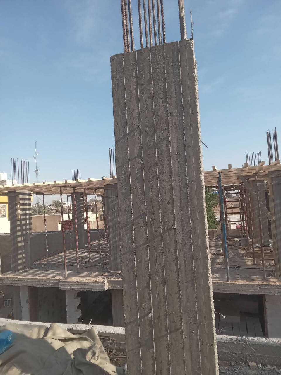 اللهم صل على محمد وال محمد درجه اولى بنايه شغل مرتب حديد نجاره صب او كرستو عمل اشتغل بغداد كربلاء شغل نظيف واي مهندس عندك بالخدمه الرقم الواتساب. ***********
