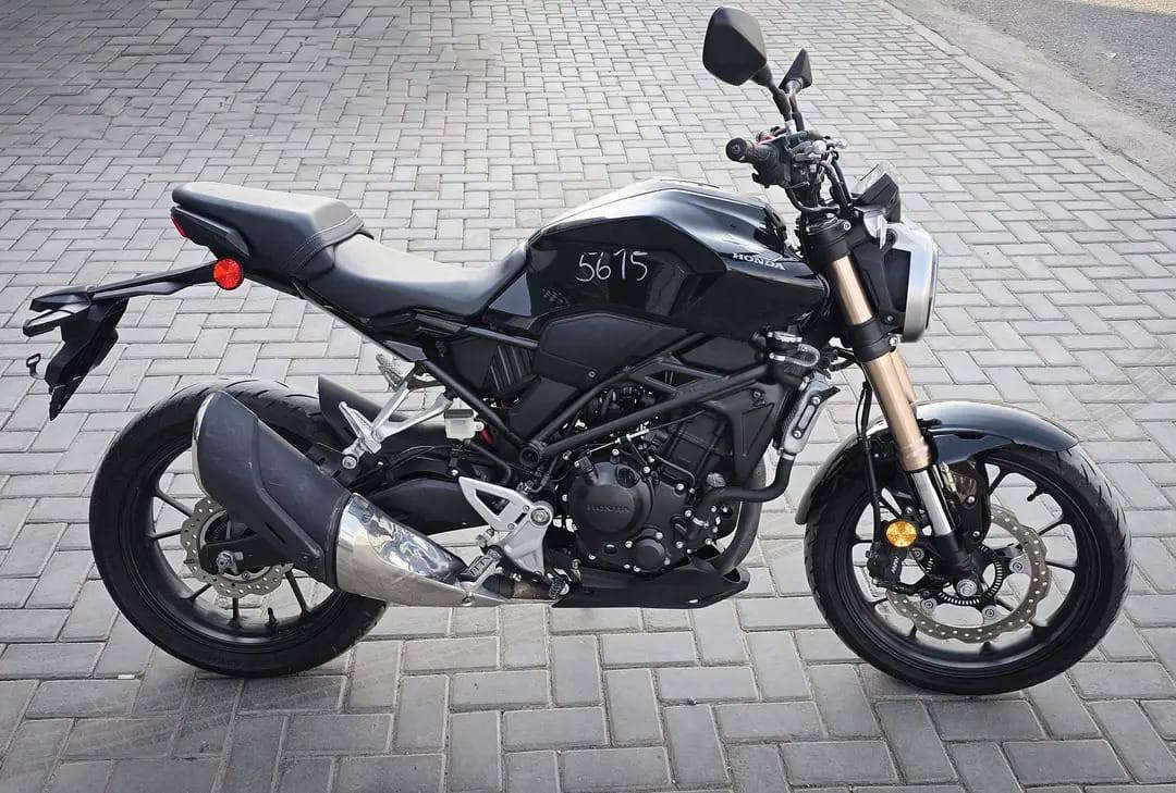 ماتۆر هۆنداCB300 2022 ڕەش 
تەنها 15 هەزار ڕۆیشتووە
٦ گێڕە ١ پستۆنە
زۆر پاک و بێ کێشەیە
ماتۆڕێکی زۆر بێ مەسرەفە
بۆ ١٠٠ کیلۆمەتر ٣.٣ لیتر بەنزین ئەخوات

سعر : لە کۆمێنت داوای بکە ڕاستەوخۆ بۆت دێت 🤖 

بەجوانی و پاکی ماوەتەوە 
دینار مەسرەفی تێدا نییە 

ژمارەی خاوەنەکەی 
***********
وەتسئاپ
