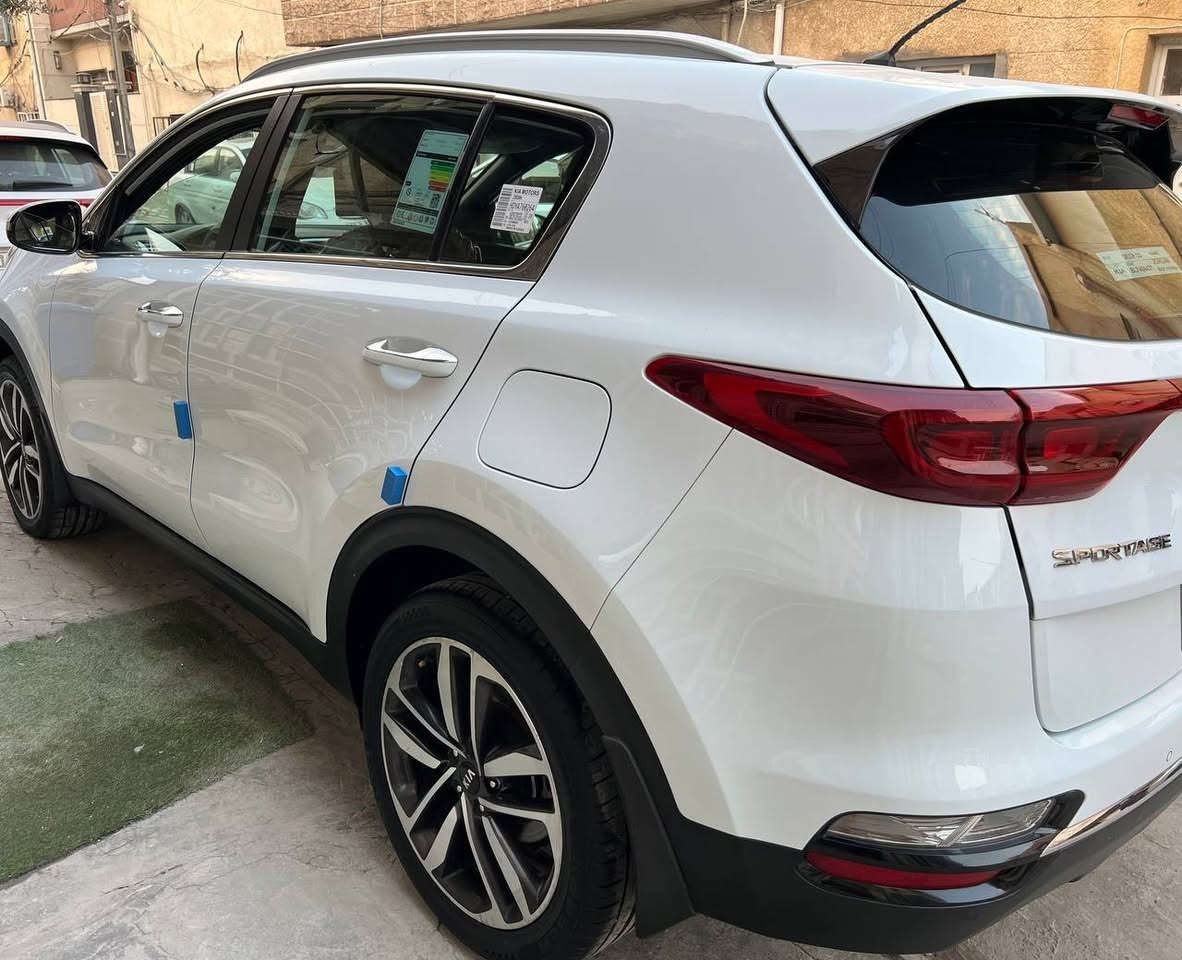 السلام عليكم للبيع كيا سبورتج موديل ٢٠٢٠ خليجي نص فول ماشية ٨٩ كم رقم بغداد الجديد بأسمي مكفولة من الصبغ والتبديل ومحرك كير مكفول ع وضع الشركة سيارة جديدة وجاهزة مابيها اي نقص سعرها ٢٠٥$ وبيها مجال بسيط للشراي ان شاءالله مكان سيارة بغداد جانب الكرخ للاتصال ***********
